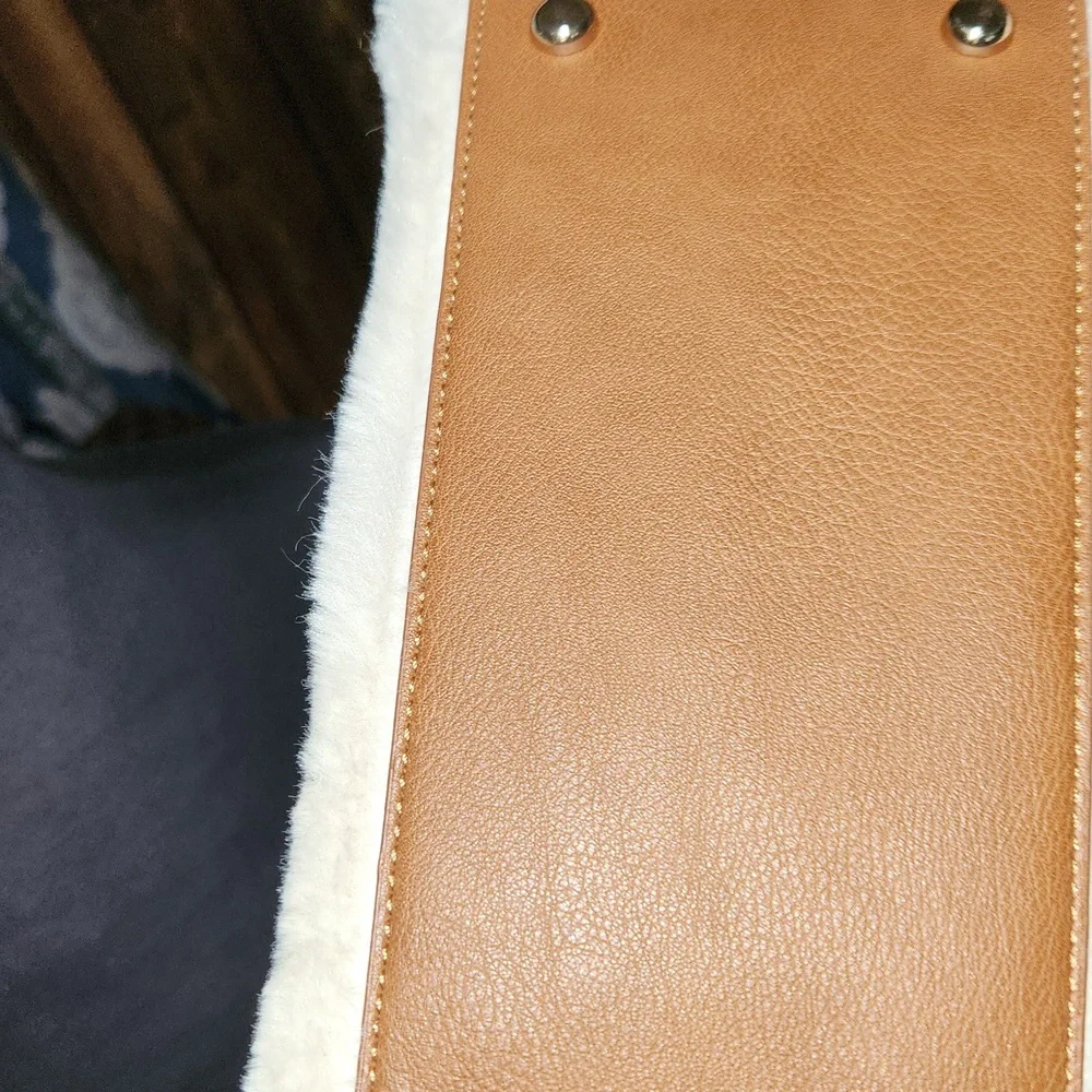 Chic Tan and Cream Tote Bag with Pouch